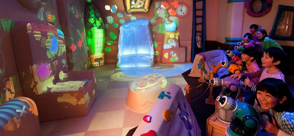 Goofy's Paint 'n' Play House